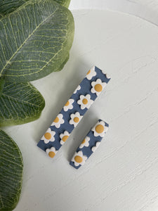 Blue daisy hair clip
